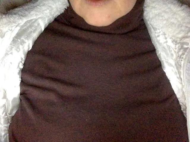 BlondyVio on BongaCams