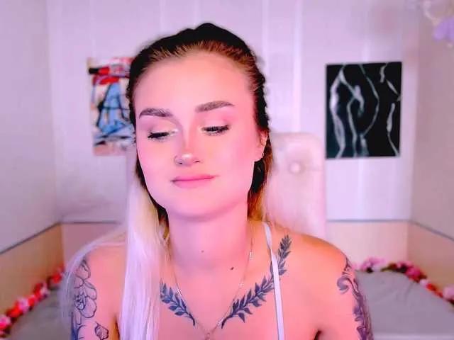 Ravenaaaa on BongaCams
