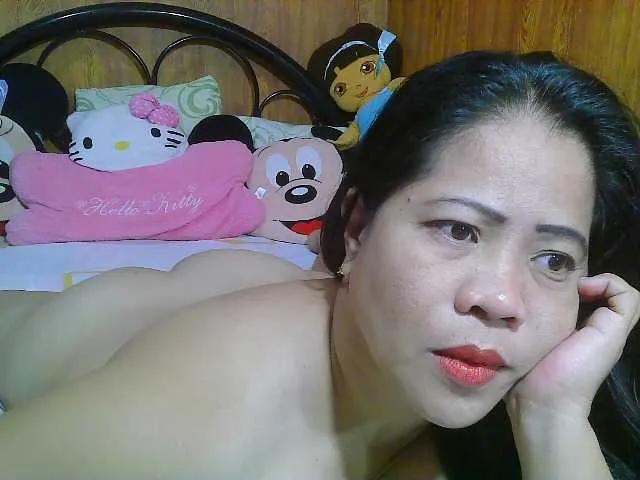 Sweetlips69 on BongaCams