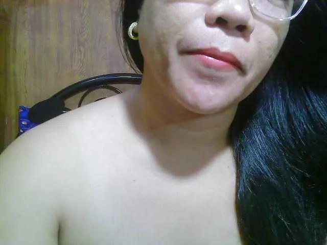 Sweetlips69 on BongaCams