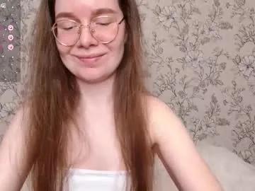 _mizuka_ — I'm your sexy neighbor  Goal: Undressing top and jeans    #young  #smalltits #glasses #feet  [98 tokens remaining]
