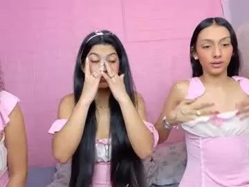 Freechat petitestrawberry18 on Chaturbate