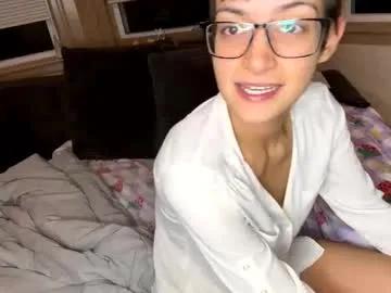 princ3ssarii — #amateur #gymgirl #latina #yoga Come watch me be a nerd for you #daddy