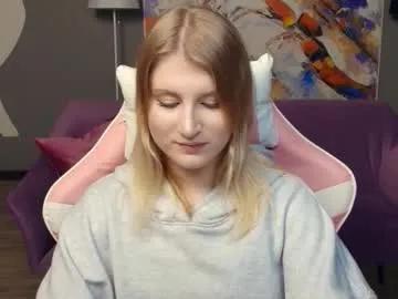 shantiyagin — GOAL: more smiles today [0 tokens remaining] hi hi^^ I'm Polly, nice to meet u!!! Let's make our day a little bit happy!!! #cute #blonde #18 #shy #new