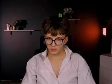 travis_wolf_ — Ticket Show: masturbation + hot show (90 tokens)