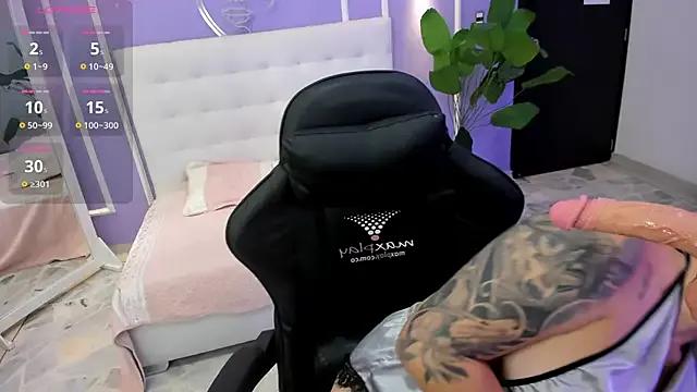 alaia_greyy on StripChat 