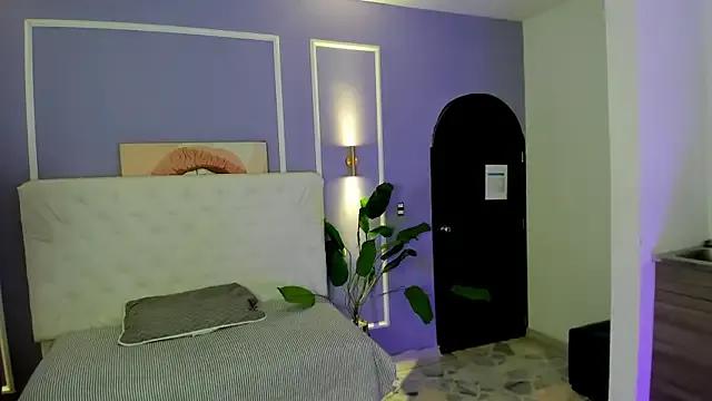 alaia_greyy on StripChat 