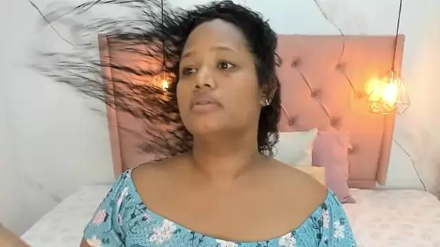 Belle_Brunette on StripChat 