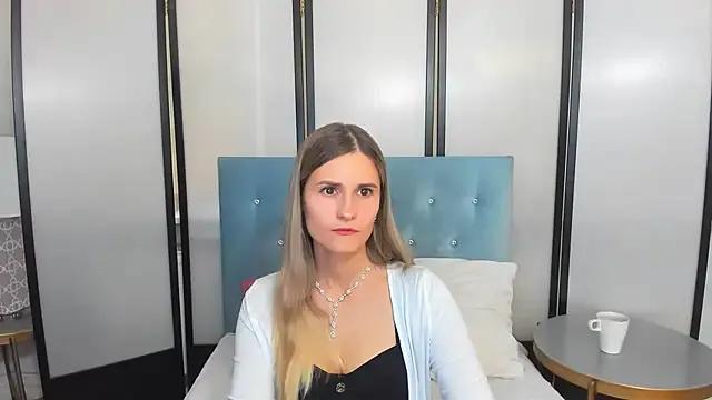 CatrinAmore on StripChat