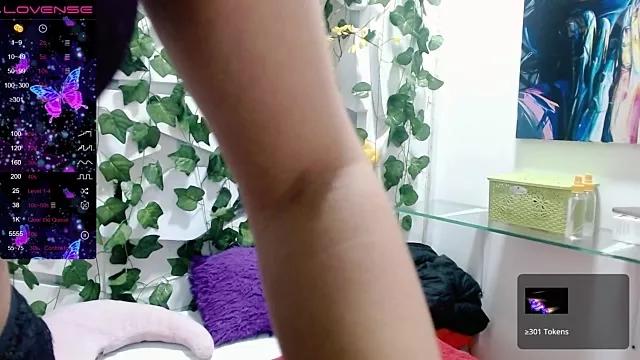 charrlotte_quinn on StripChat