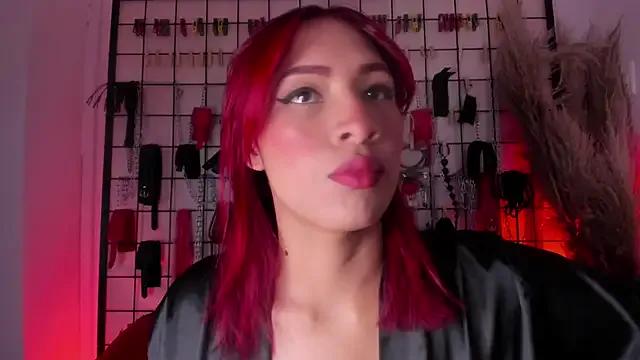 charrlotte_quinn on StripChat