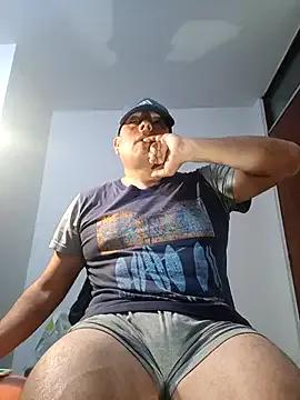 chicoguapo8 on StripChat 
