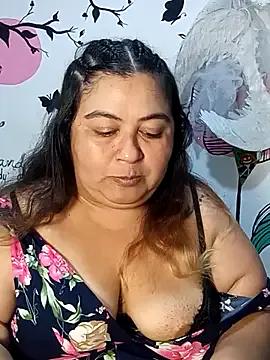 curvy_diva_ — you show open pussy in closeup