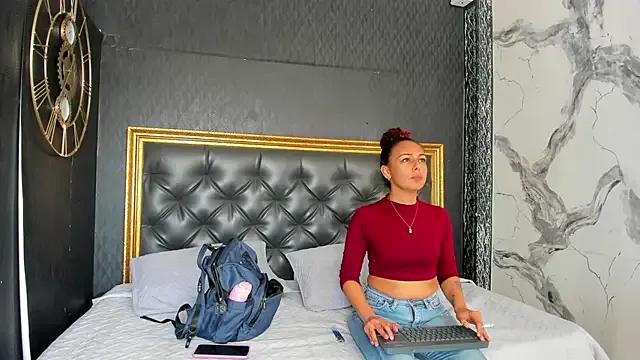 DalayMoore on StripChat 