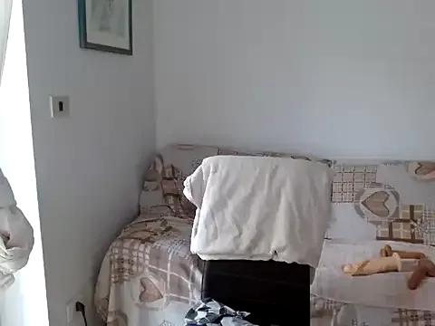 danasantoreal — VOGLIA DI SQUIRTARTI  IN FACCIA