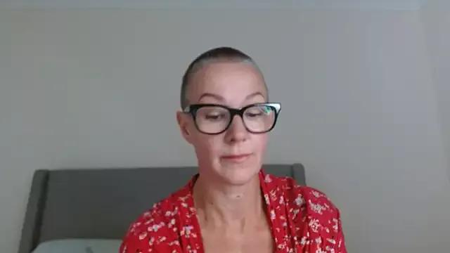 ELEGANT-ARIA36 on StripChat 