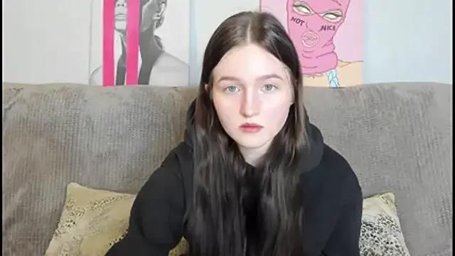 EliteGyrl — Undressing game