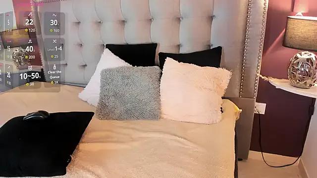 Emmawattsom on StripChat