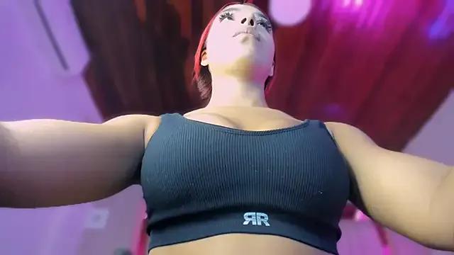 Emmily_Savage on StripChat 