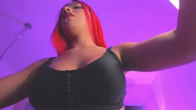 Emmily_Savage on StripChat 