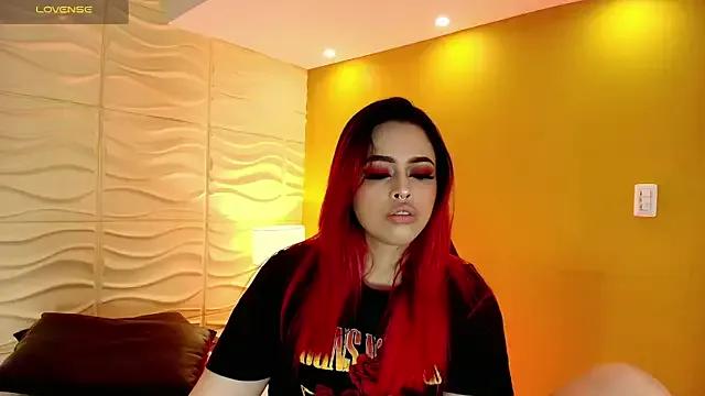 EvaaFoxxy1 on StripChat 