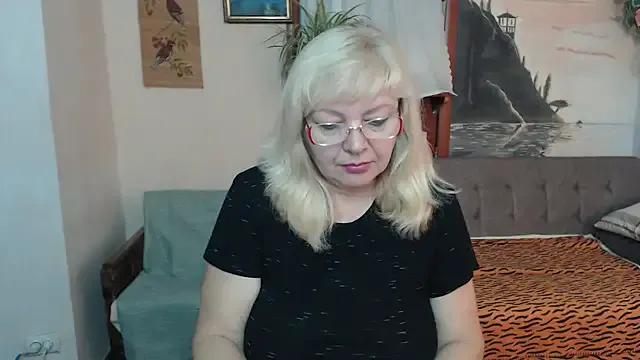 EvelynLoveShy on StripChat 