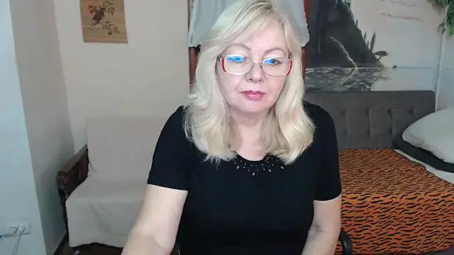 EvelynLoveShy on StripChat 