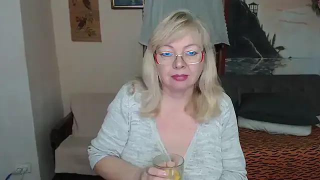 EvelynLoveShy — Freechat on StripChat