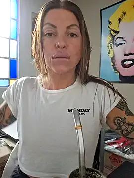 goddessfoxyla on StripChat 