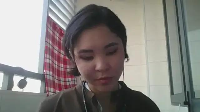 JennyCarpenter — lift uo my t-shirt and show bare back