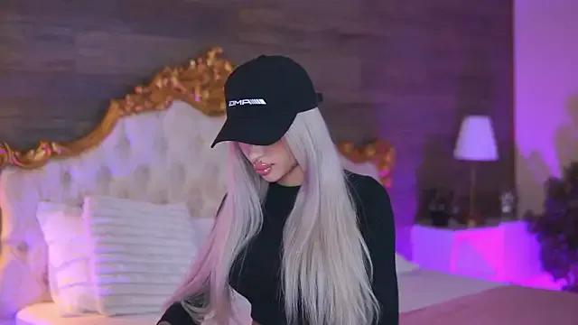 Juicy_Jessye — let's get naked and start playing