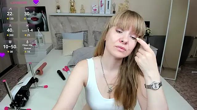 KattyPeachX on StripChat 