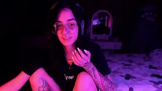 Kittyhell_cam on StripChat 