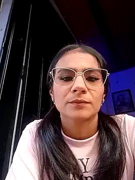 Leslly_ — Outdoor boob show + spitting 