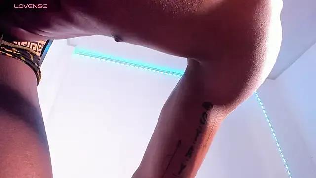 Lil_Curved on StripChat 