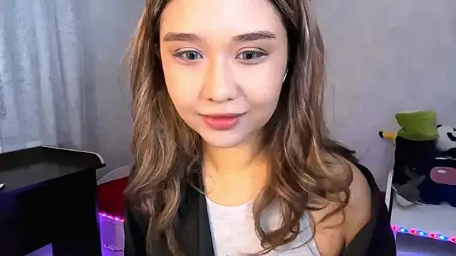 LovelyLara — Make my top really short and bounce tits