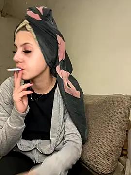 Luna1114 — Extra nagy dildo lovaglas (5p)