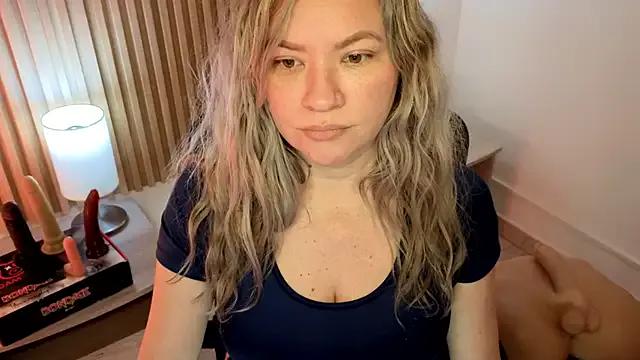 MarianL0ve — play with my tits 