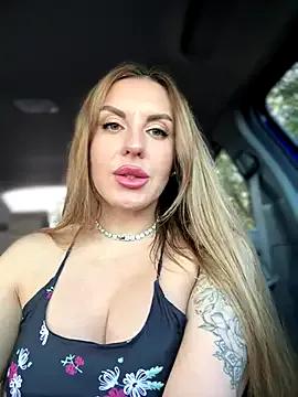 MilfNextDoor20's avatar