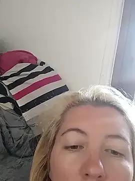Mllesha74000 on StripChat 