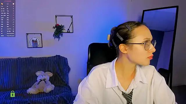 mona_cloud — show ass