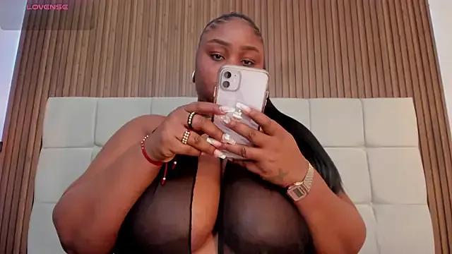 Saravy_Blandon on StripChat