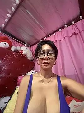 sweetieme on StripChat 