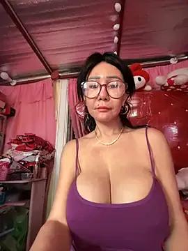 sweetieme on StripChat 