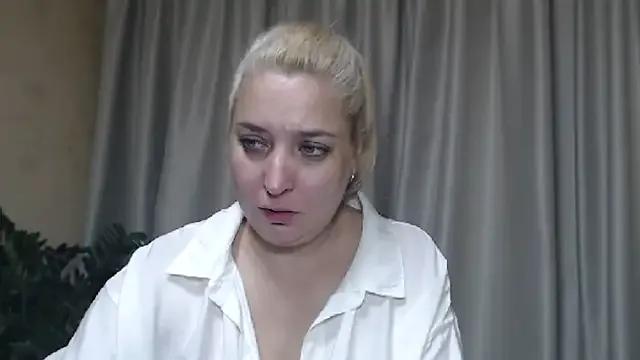 sweetpussy13 on StripChat 