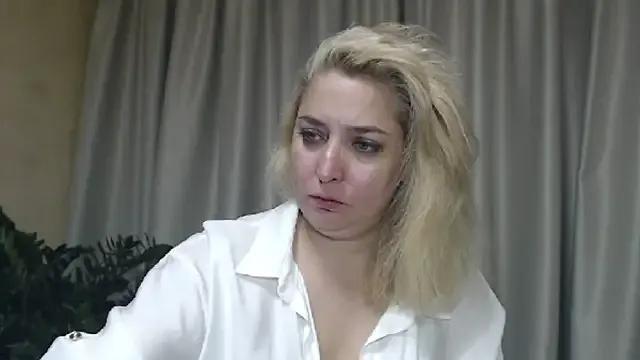 sweetpussy13 on StripChat 