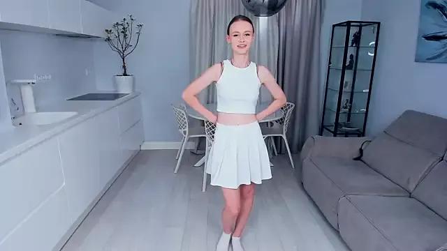 TaraSims on StripChat 