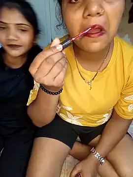 Freechat Unique_MomandDaughterrs on StripChat